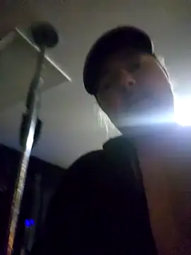 Snapshot of Hotredheadandtoungelasher chatting on January 20, 8:09 am Hotredheadandtoungelasher online show from January 20, 8:09 am