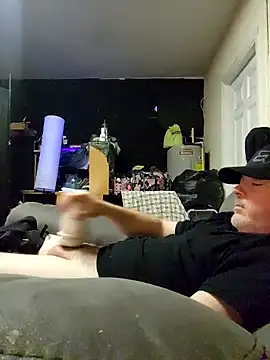 Snapshot of Hotredheadandtoungelasher chatting on January 21, 3:26 am Hotredheadandtoungelasher online show from January 21, 3:26 am