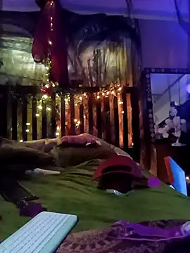 Snapshot of Hotredheadandtoungelasher chatting on February 26, 8:33 pm Hotredheadandtoungelasher online show from February 26, 8:33 pm