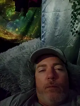 Snapshot of Hotredheadandtoungelasher chatting on March 4, 7:51 am Hotredheadandtoungelasher online show from March 4, 7:51 am