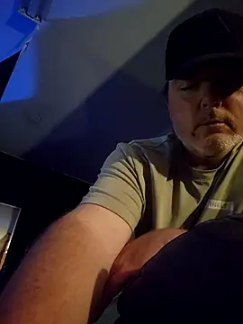 Snapshot of Hotredheadandtoungelasher chatting on November 12, 6:14 am Hotredheadandtoungelasher online show from November 12, 6:14 am