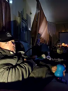 Snapshot of Hotredheadandtoungelasher chatting on November 25, 1:22 pm Hotredheadandtoungelasher online show from November 25, 1:22 pm