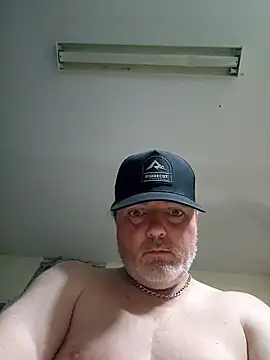 Snapshot of Hotredheadandtoungelasher chatting on December 5, 2:47 pm Hotredheadandtoungelasher online show from December 5, 2:47 pm