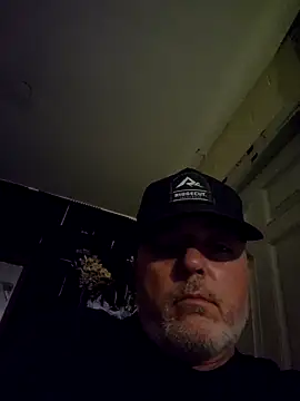 Hotredheadandtoungelasher online show from April 27, 7:12 pm