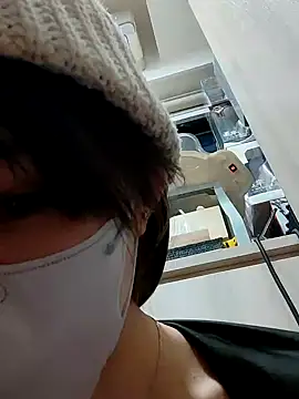 Snapshot of TBgril chatting on January 14, 5:57 am TBgril online show from January 14, 5:57 am