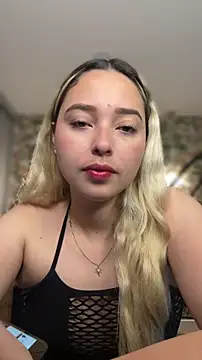 Snapshot of Irisweet_ chatting on March 8, 3:38 pm Irisweet online show from March 8, 3:38 pm