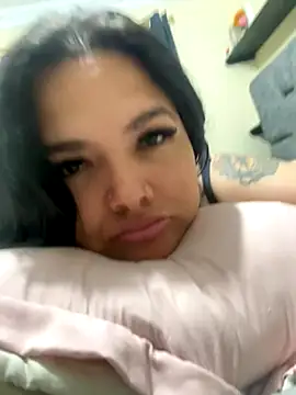 Snapshot of danielasexya1 chatting on November 4, 3:16 am danielasexya1 online show from November 4, 3:16 am