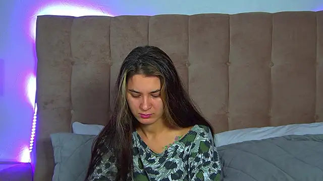 RachelSimpson online show from November 8, 6:18 pm