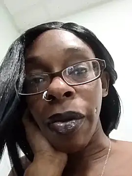 Snapshot of Jasmine_FullsShine chatting on July 6, 4:09 pm Jasmine FullsShine online show from July 6, 4:09 pm