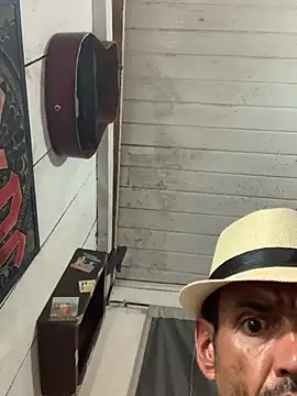 Snapshot of raphadoors19 chatting on February 21, 8:04 am raphadoors19 online show from February 21, 8:04 am