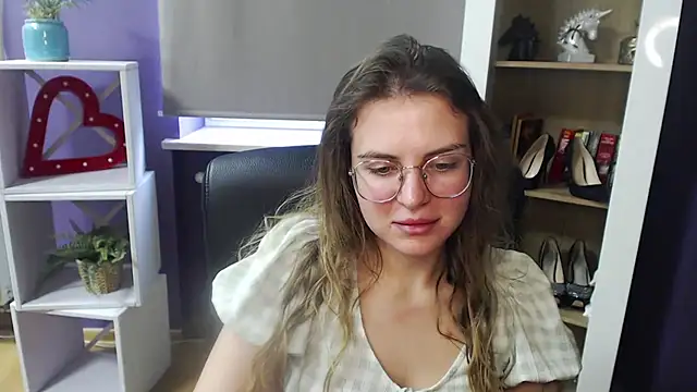 Zoey Erotic online show from February 18, 8:38 am