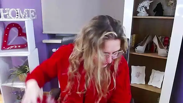 Zoey Erotic online show from January 19, 5:33 am