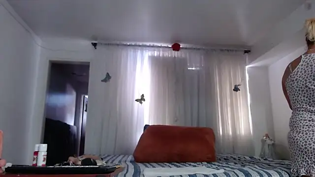 linapalacios online show from January 17, 5:38 pm