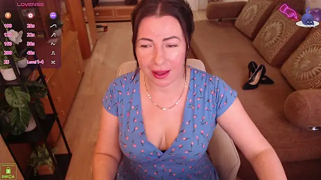LauraClarck online show from May 3, 7:47 am