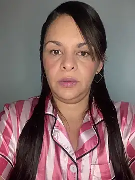 Snapshot of Kataliina chatting on February 4, 4:15 am Kataliina online show from February 4, 4:15 am