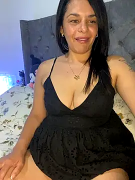 Snapshot of Kataliina chatting on December 4, 7:39 am Kataliina online show from December 4, 7:39 am