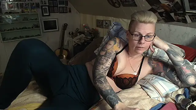 MaryG online show from February 11, 4:35 pm