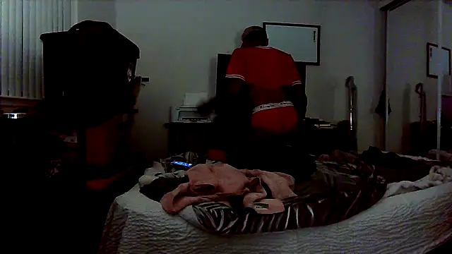 Snapshot of trophyboi69 chatting on December 5, 10:23 am trophyboi69 online show from December 5, 10:23 am