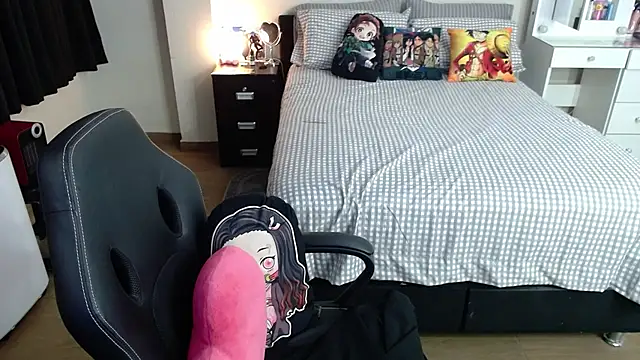 kittykat18x online show from December 13, 4:22 am