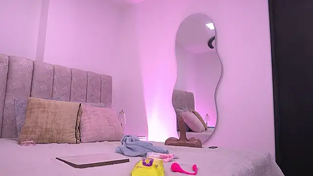 violeta aroca online show from January 8, 3:09 am