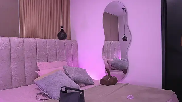 Snapshot of violeta_aroca chatting on June 20, 3:09 am violeta aroca online show from June 20, 3:09 am