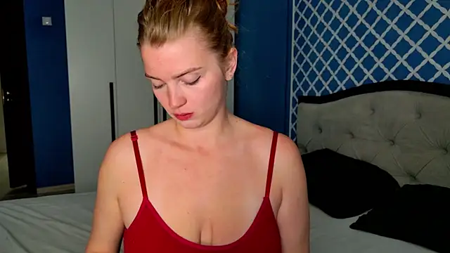 Busty Redhead online show from June 7, 6:50 am