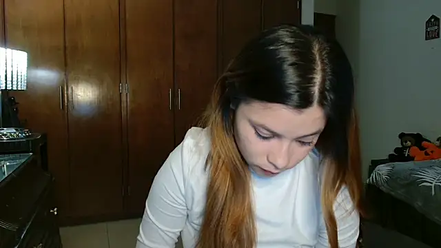 Snapshot of 3littleschoolteens chatting on March 20, 4:40 am 3littleschoolteens online show from March 20, 4:40 am