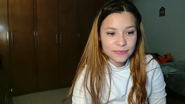 Snapshot of 3littleschoolteens chatting on March 20, 7:47 am 3littleschoolteens online show from March 20, 7:47 am