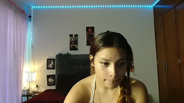 Snapshot of 3littleschoolteens chatting on October 9, 6:50 pm 3littleschoolteens online show from October 9, 6:50 pm