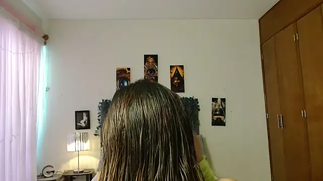 Snapshot of 3littleschoolteens chatting on November 10, 7:46 pm 3littleschoolteens online show from November 10, 7:46 pm