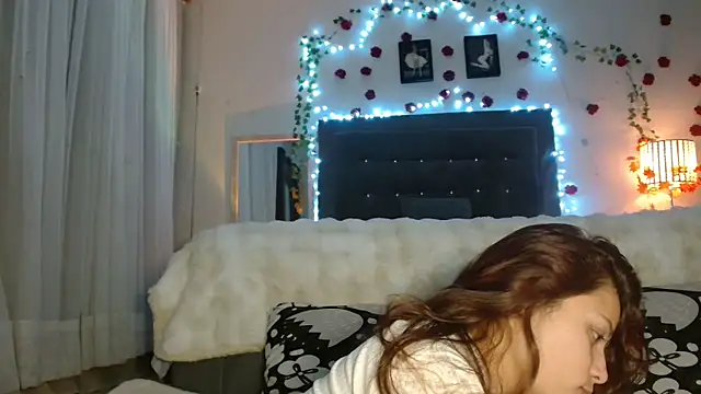 3littleschoolteens online show from February 15, 1:24 am