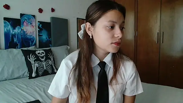 Snapshot of 3littleschoolteens chatting on June 25, 6:45 pm 3littleschoolteens online show from June 25, 6:45 pm