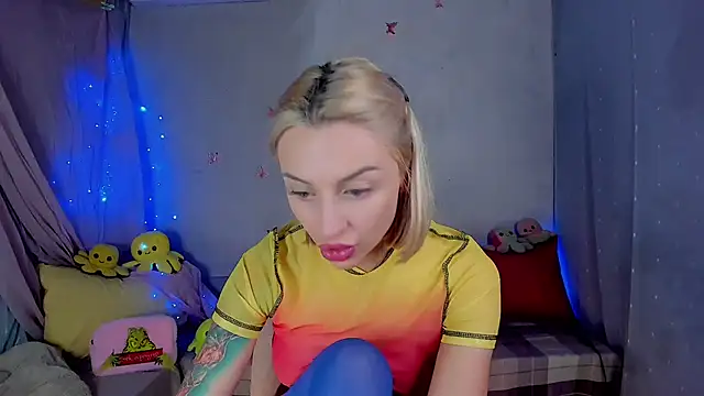 LickLizzy online show from January 12, 10:26 pm