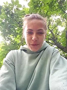 Snapshot of Keli_Jessi chatting on May 19, 1:28 pm Keli Jessi online show from May 19, 1:28 pm