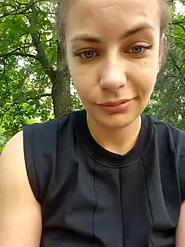 Snapshot of Keli_Jessi chatting on May 22, 1:06 pm Keli Jessi online show from May 22, 1:06 pm