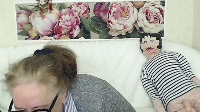 FlaviaSquirts online show from November 1, 6:26 am