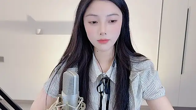Snapshot of HaagenDazs_ chatting on February 19, 12:11 pm HaagenDazs  online show from February 19, 12:11 pm
