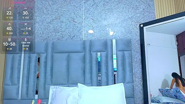 Snapshot of veronicaroose_ chatting on June 13, 12:36 pm veronicaroose online show from June 13, 12:36 pm