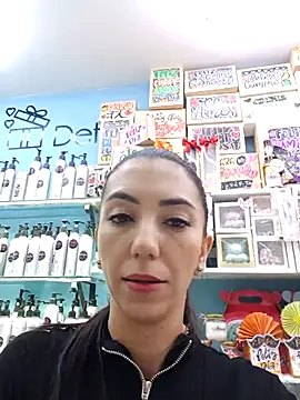 Snapshot of LunaZambrano chatting on October 24, 6:37 pm LunaZambrano online show from October 24, 6:37 pm