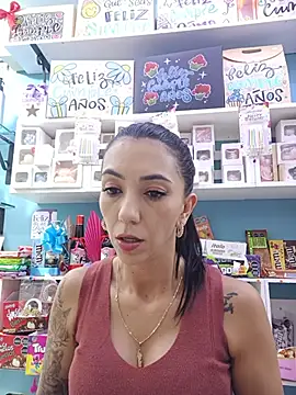 Snapshot of LunaZambrano chatting on June 18, 7:29 pm LunaZambrano online show from June 18, 7:29 pm
