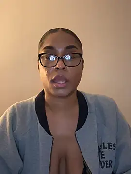 CandyLuxxxx online show from December 27, 9:50 am