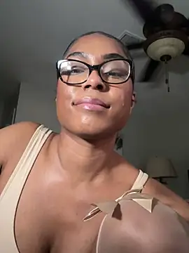 CandyLuxxxx online show from March 1, 12:07 am