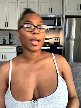 CandyLuxxxx online show from September 16, 7:37 pm