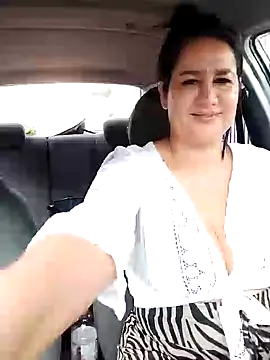 Snapshot of keilymadam chatting on December 18, 1:34 pm keilymadam online show from December 18, 1:34 pm