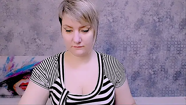 Djullia online show from February 17, 6:09 am