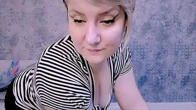 Djullia online show from March 15, 3:27 pm