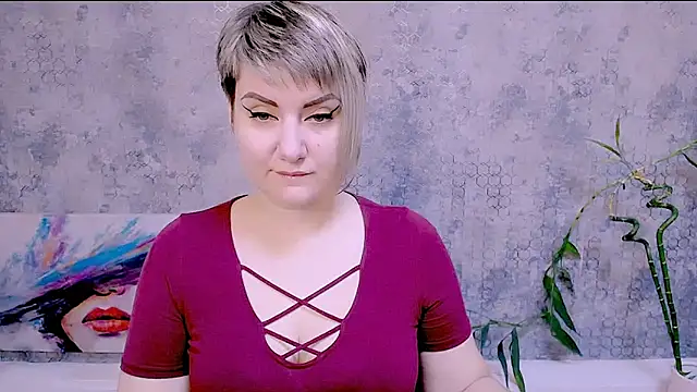 Djullia online show from November 1, 6:15 am