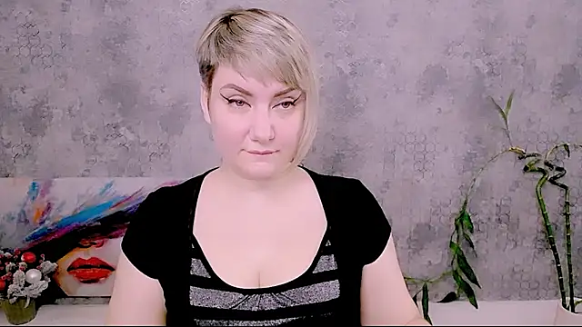 Djullia online show from December 16, 7:13 am