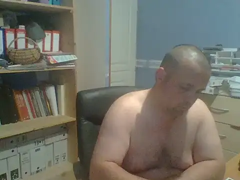 Snapshot of manubm03 chatting on May 23, 5:12 am manubm03 online show from May 23, 5:12 am