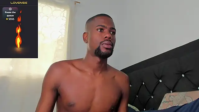 Snapshot of santi_brown chatting on December 2, 7:53 pm santi brown online show from December 2, 7:53 pm